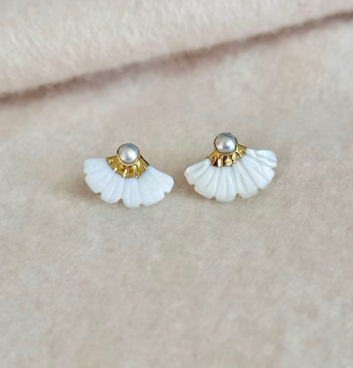 Easton Elle Mother of pearl earrings