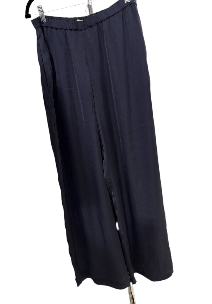 SOLD: Abercrombie & Fitch Silky Navy Pant NWT (M; retail $80)