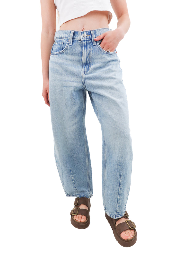 universal threads light wash high waist barrel jeans (2)