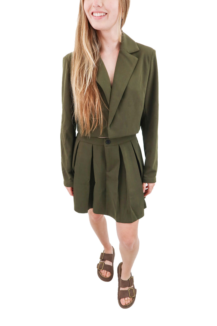 exlura green set (s; retail $50)