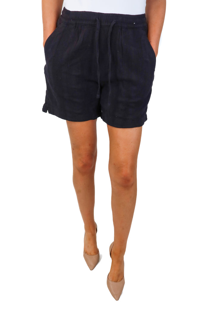 abercrombie & fitch black textured shorts (m; retail $60)