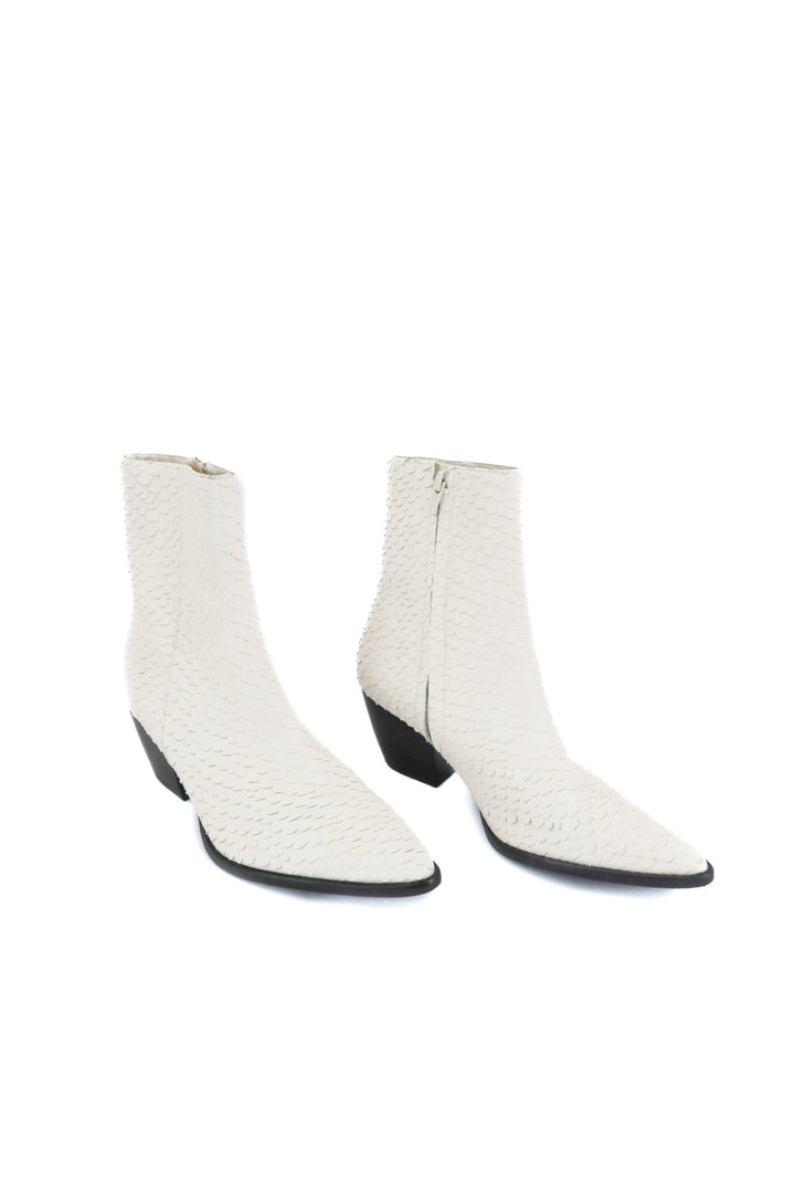 matisse white caty ankle boots in ivory snake (7; retail $215)