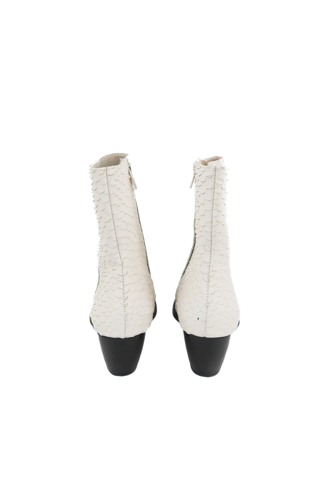 matisse white caty ankle boots in ivory snake (7; retail $215)
