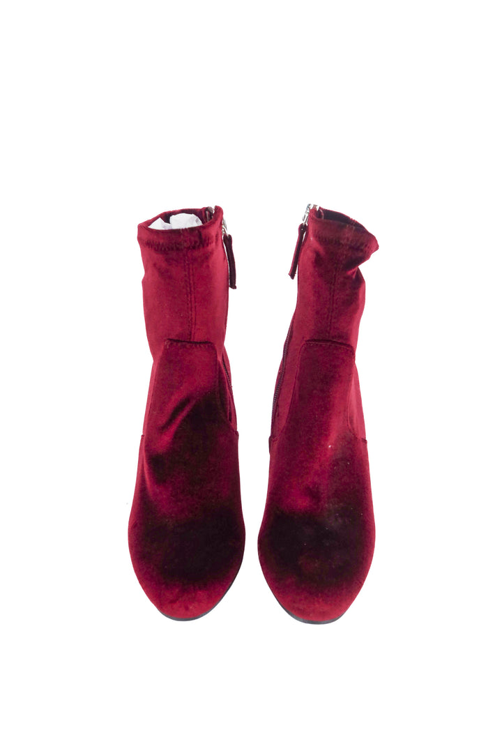 steve madden maroon velvet ankle booties (7)
