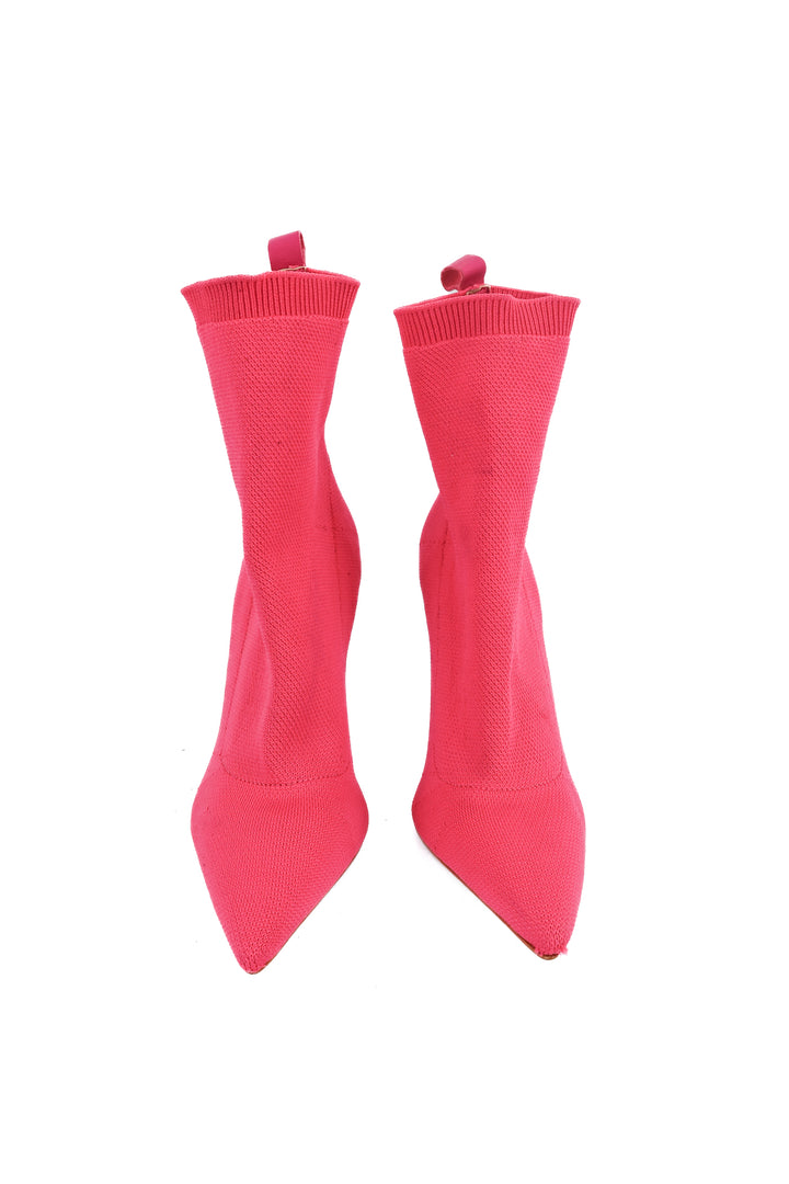 schutz pink pointed ankle booties (7; retail $228)