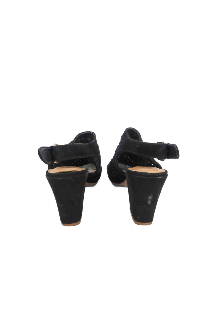 adam tucker by me too black suede chunky heel sandals (7.5)
