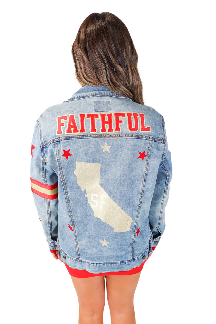 AUCTION brodenim light wash kittle jacket (L)- ends 5/20 at 8pm CT