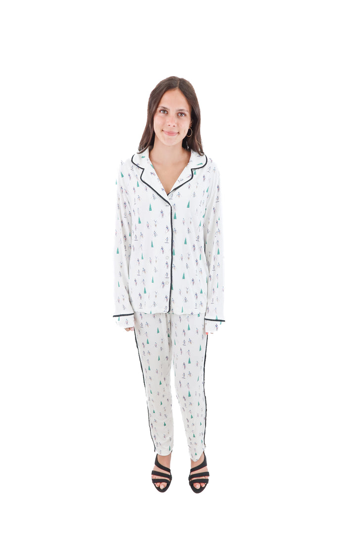 aspen dream white ski graphic pj set (s; retail $165)