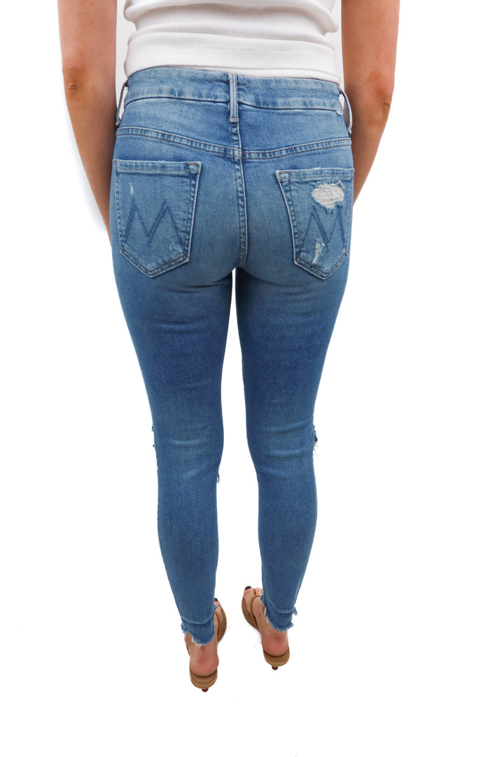 Mother highwaisted ankle jeans light wash distressed skinny jean(27)