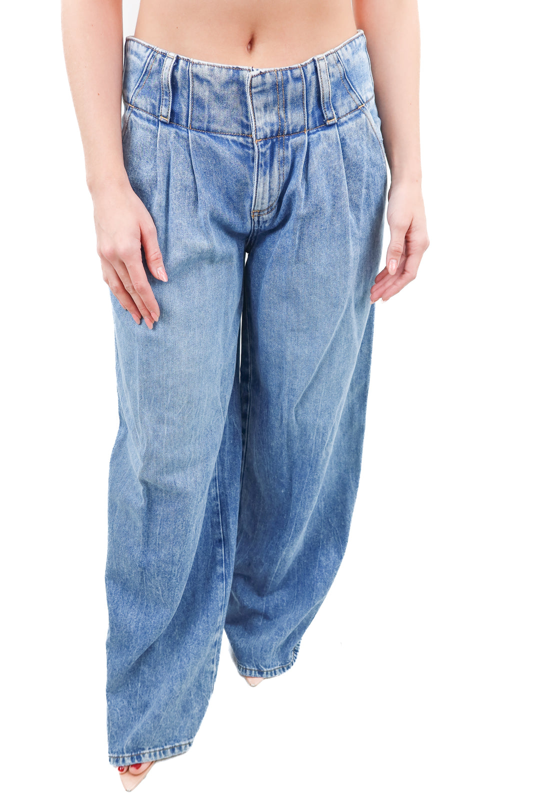 alice + olivia medium wash wide leg jeans (26; retail $375)