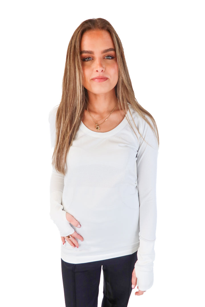 lululemon white long long sleeve top (6*)