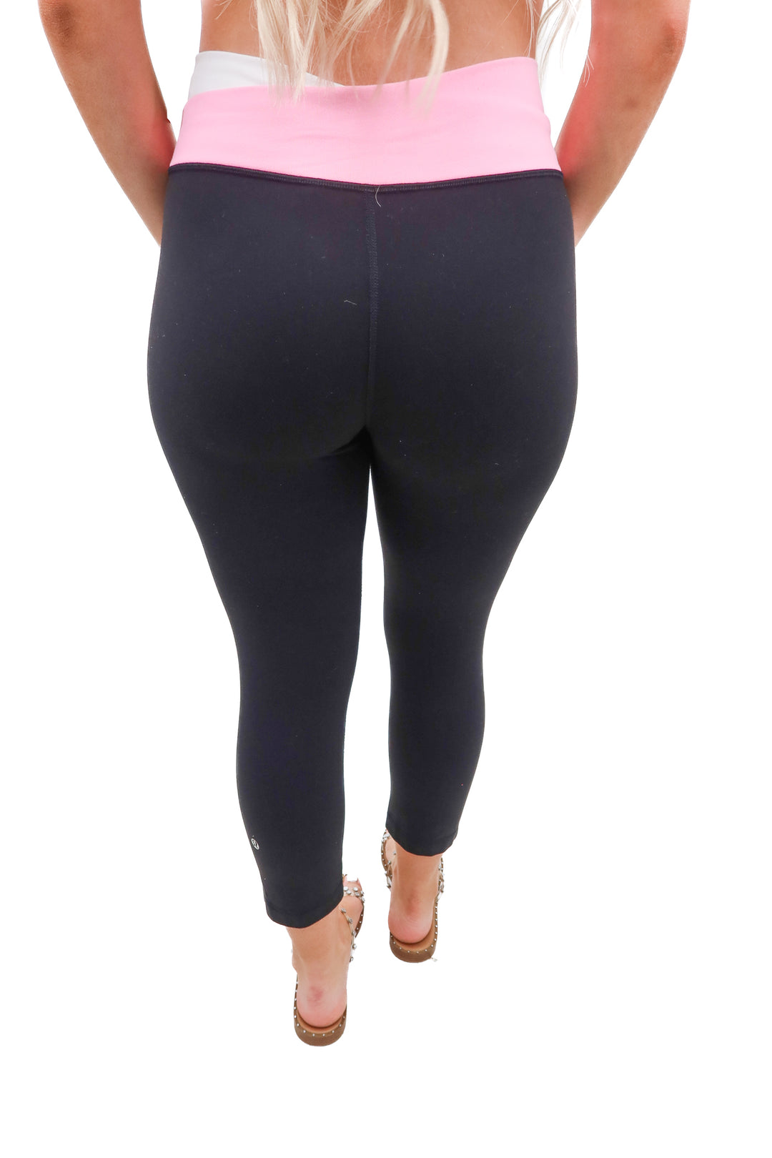 lululemon vintage pink/black capri leggings (8)