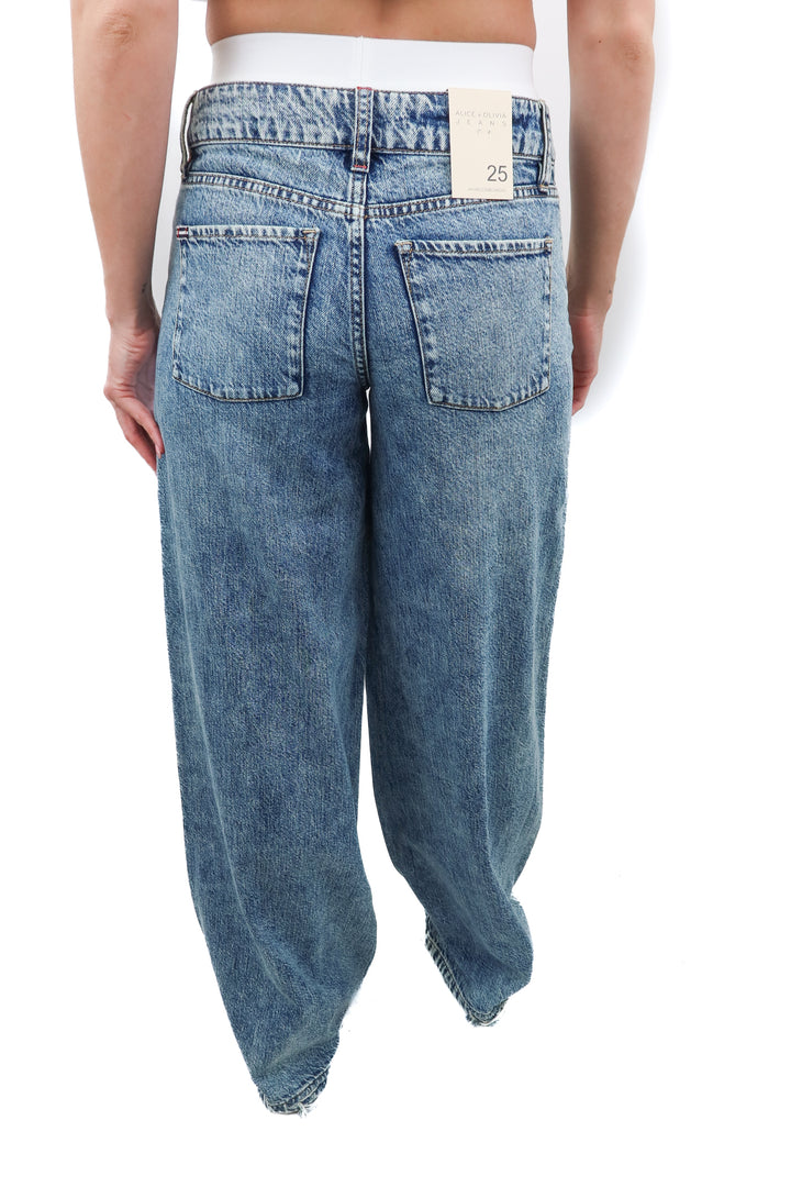 Alice & Olivia harlow vintage blue light wash jeans NWT (25; retail $395)