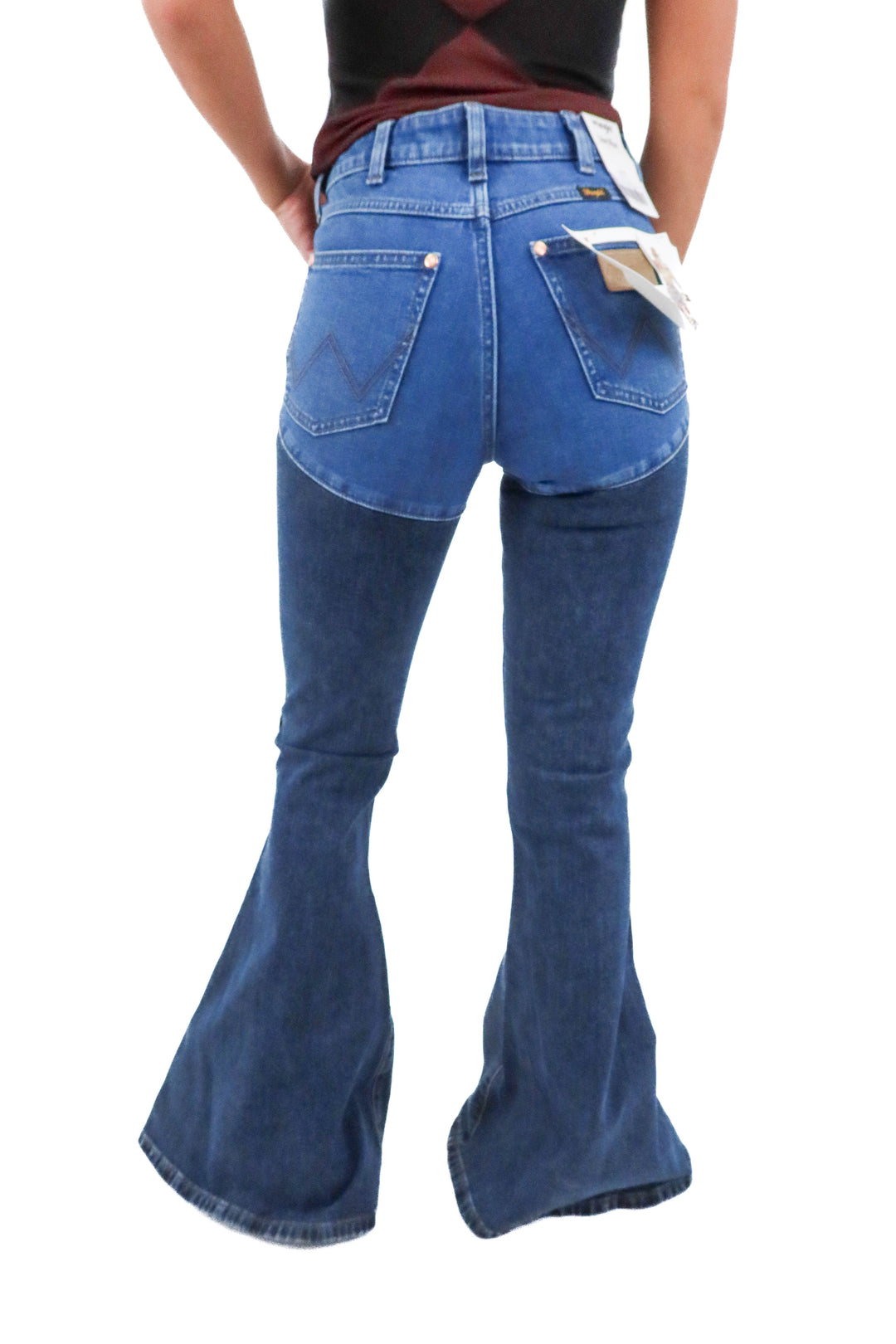 wrangler x lainey wilson bell bottom jeans NWT (25x34; retail $125)
