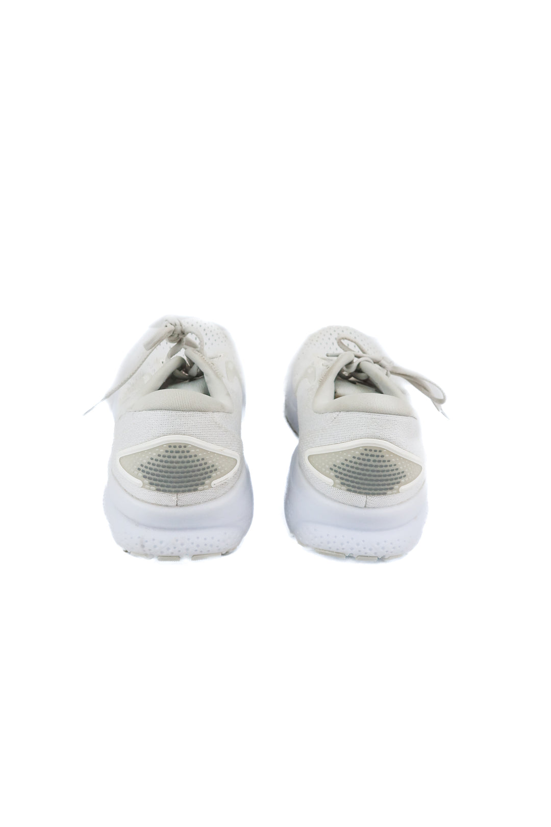 Brooks white athletic shoes (11)