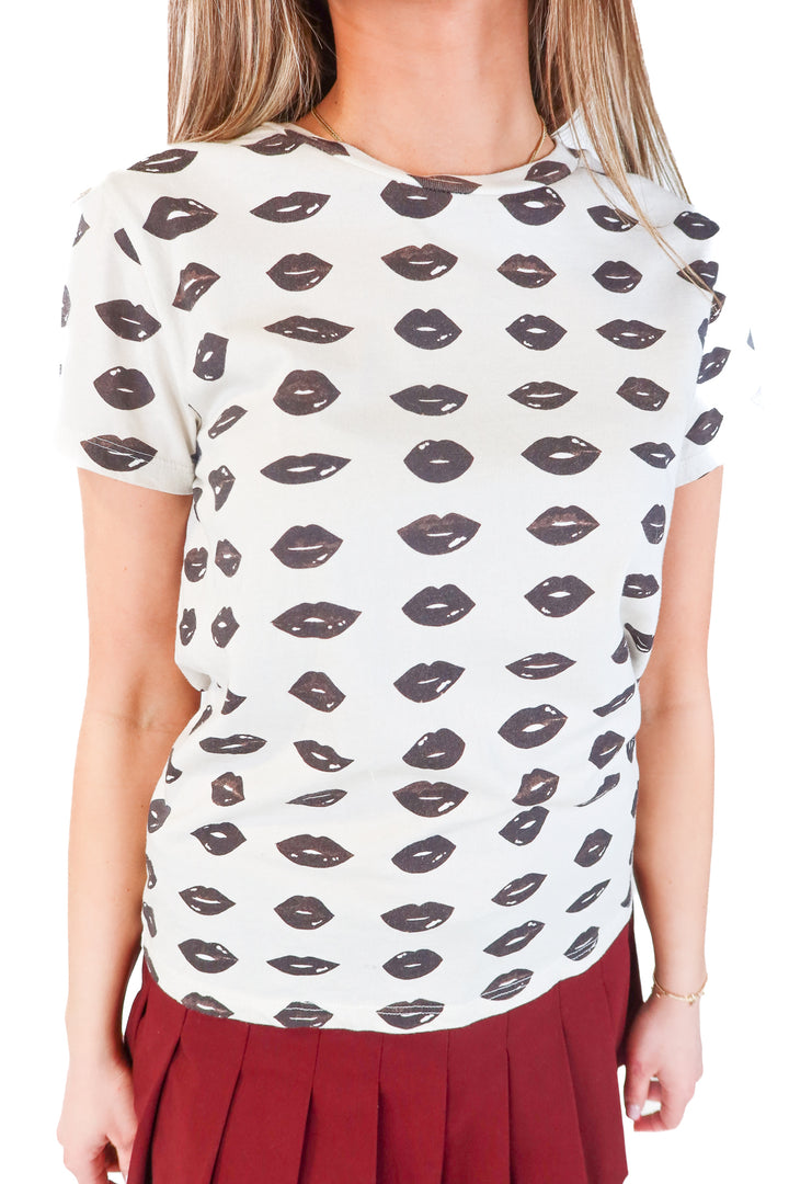 A Pam & Gela lip short sleeve tee (s)