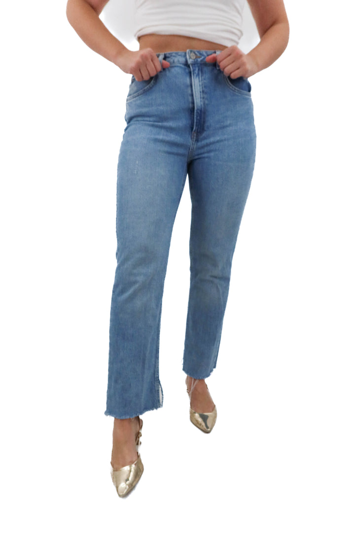 zara straight leg medium wash jeans (10)