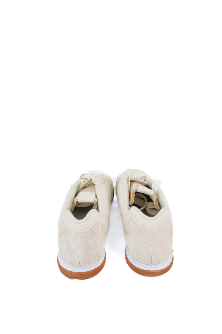 New Balance cream sneakers (8.5)