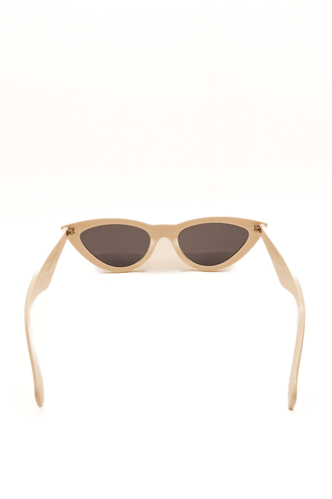 Madewell white cat eye sunglasses (retail $75)