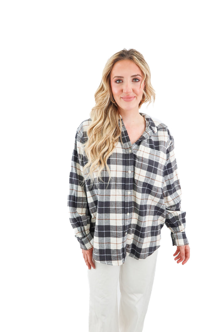 aerie grey checkered flannel button up shirt (S; retail $54.95)