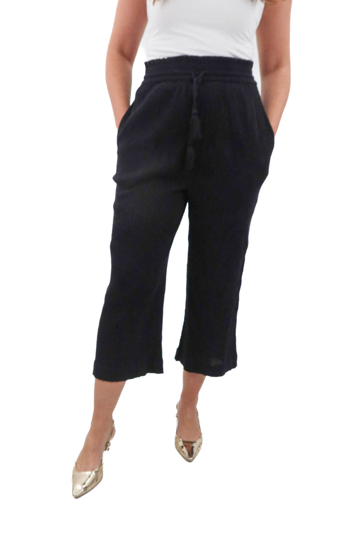change of scenery black crepe pants (m/l; retail $148)