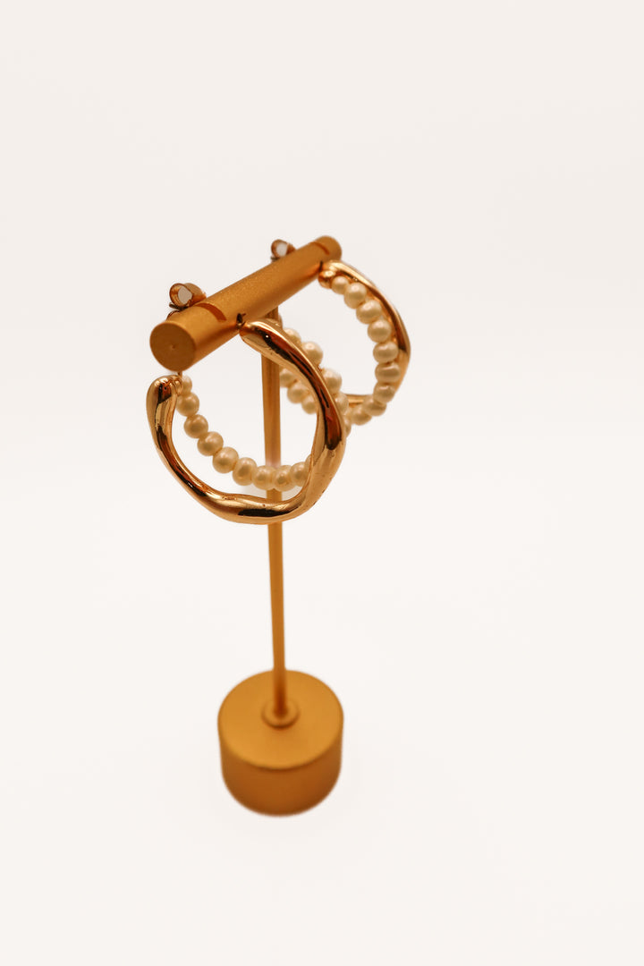 Rose gold/pearl hoop earrings