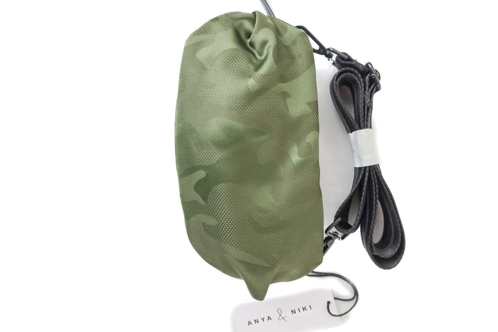 Anya & Niki green belt bag NWT (retail $150)