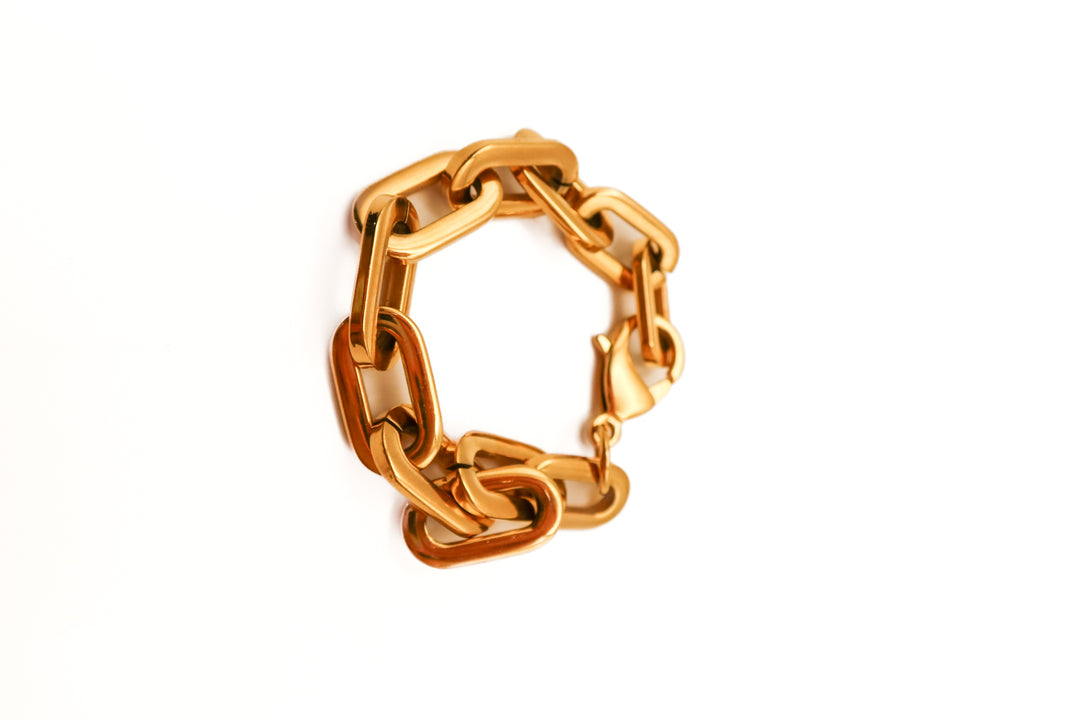 Chunky gold chain bracelet