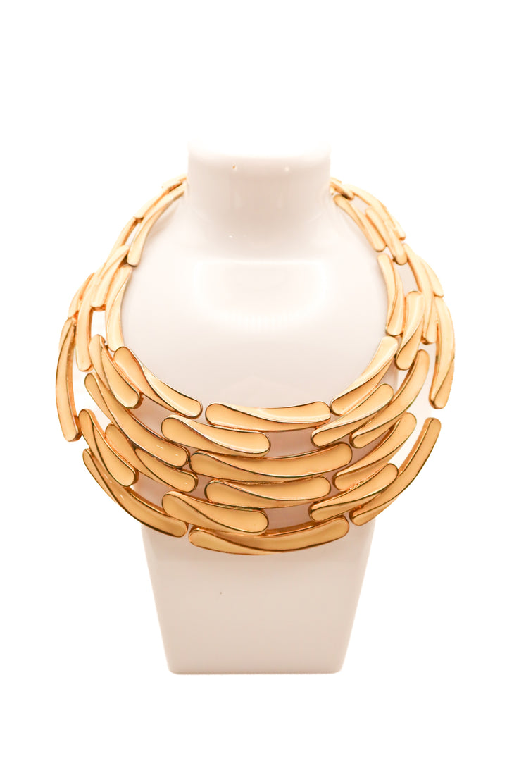Cream collar necklace