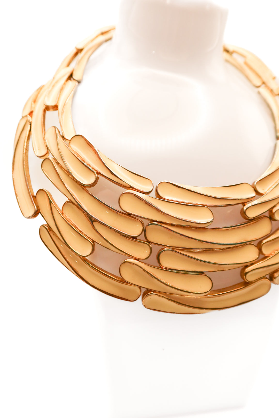 Cream collar necklace
