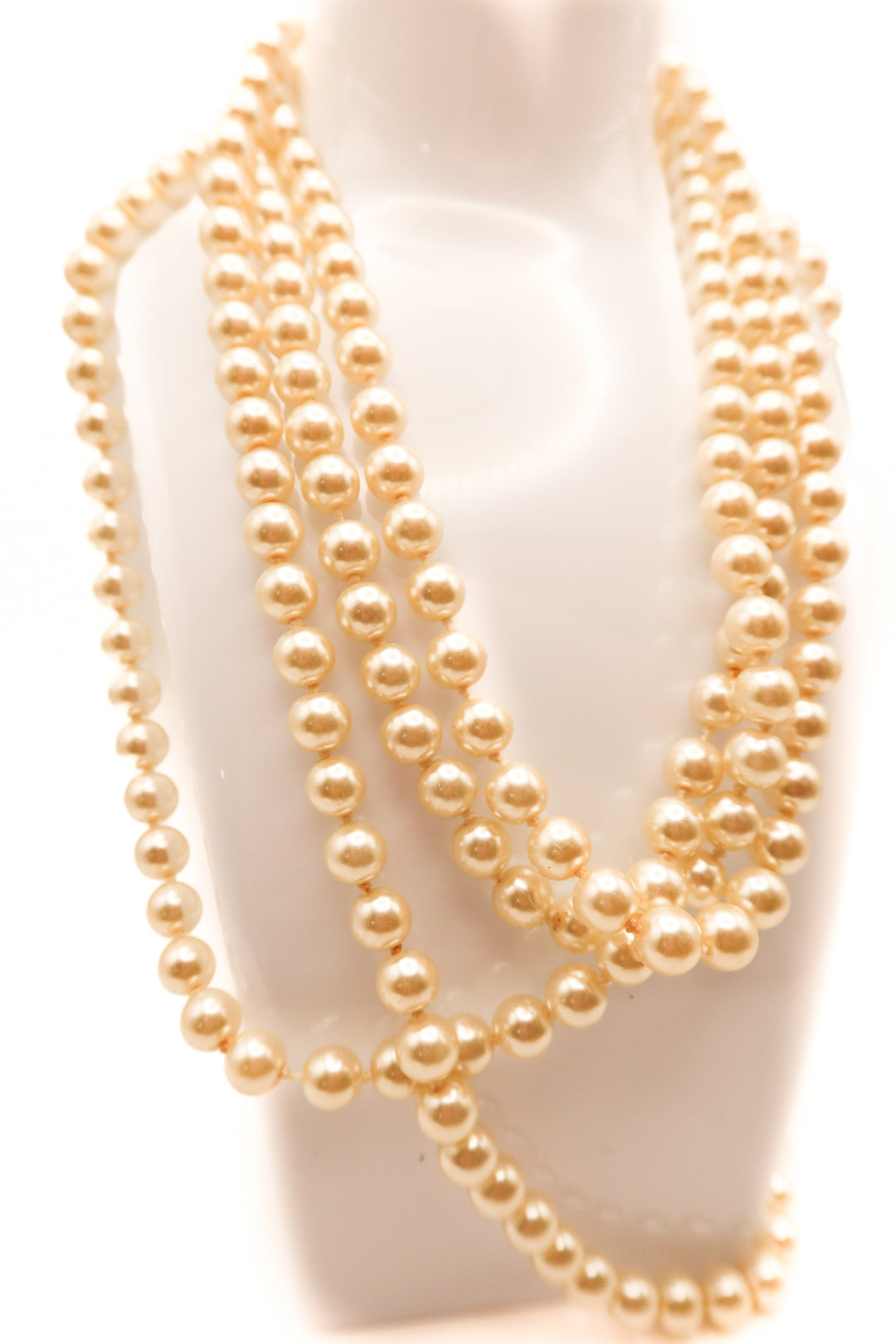 Long pearl necklace
