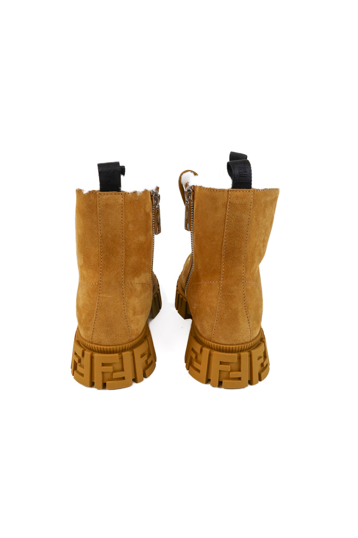 Fendi Roma light fur boots NWOT (fits like 10.5; est. retail $1390)