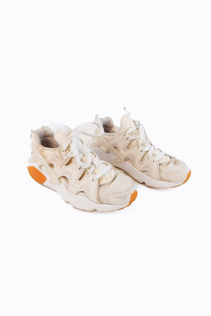 Nike air max cream sneakers (9.5)