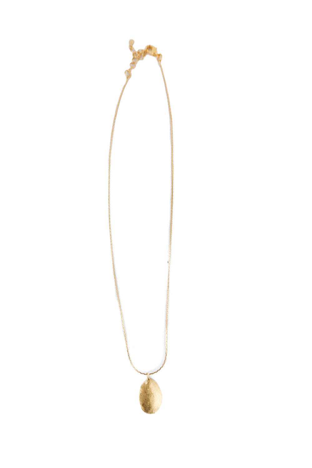 lightweight gold hammered pendant necklace