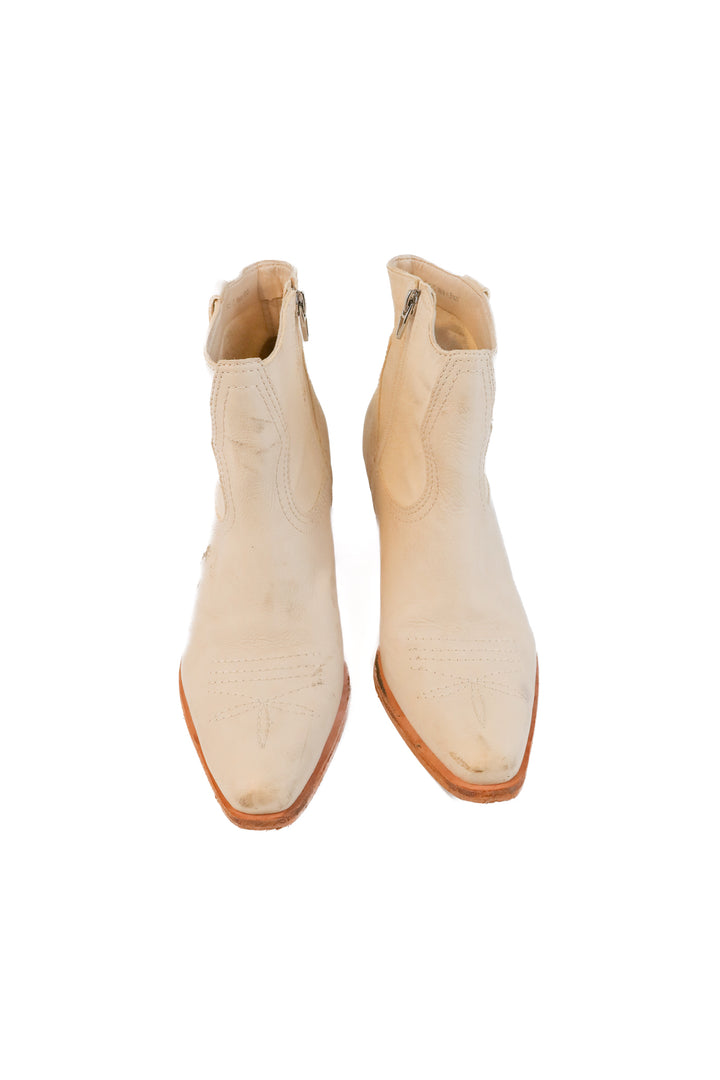 Dolce vita cream ankle booties (10; retail $140)