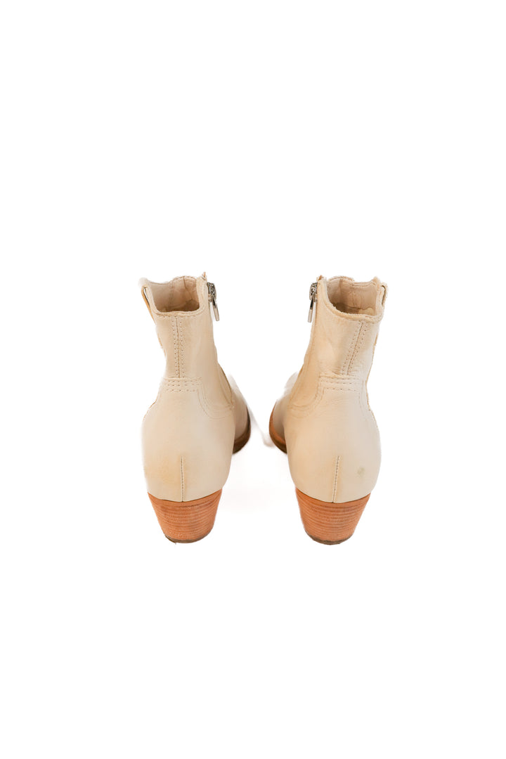 Dolce vita cream ankle booties (10; retail $140)