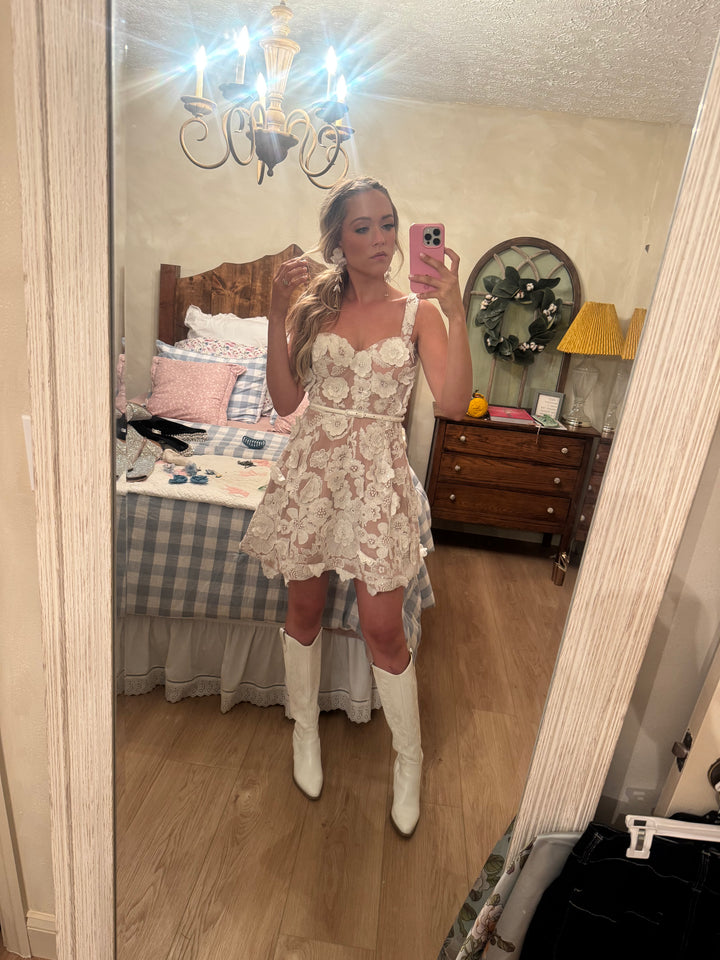 *AUCTION* novaluxe white floral applique one shoulder mini dress (s)
