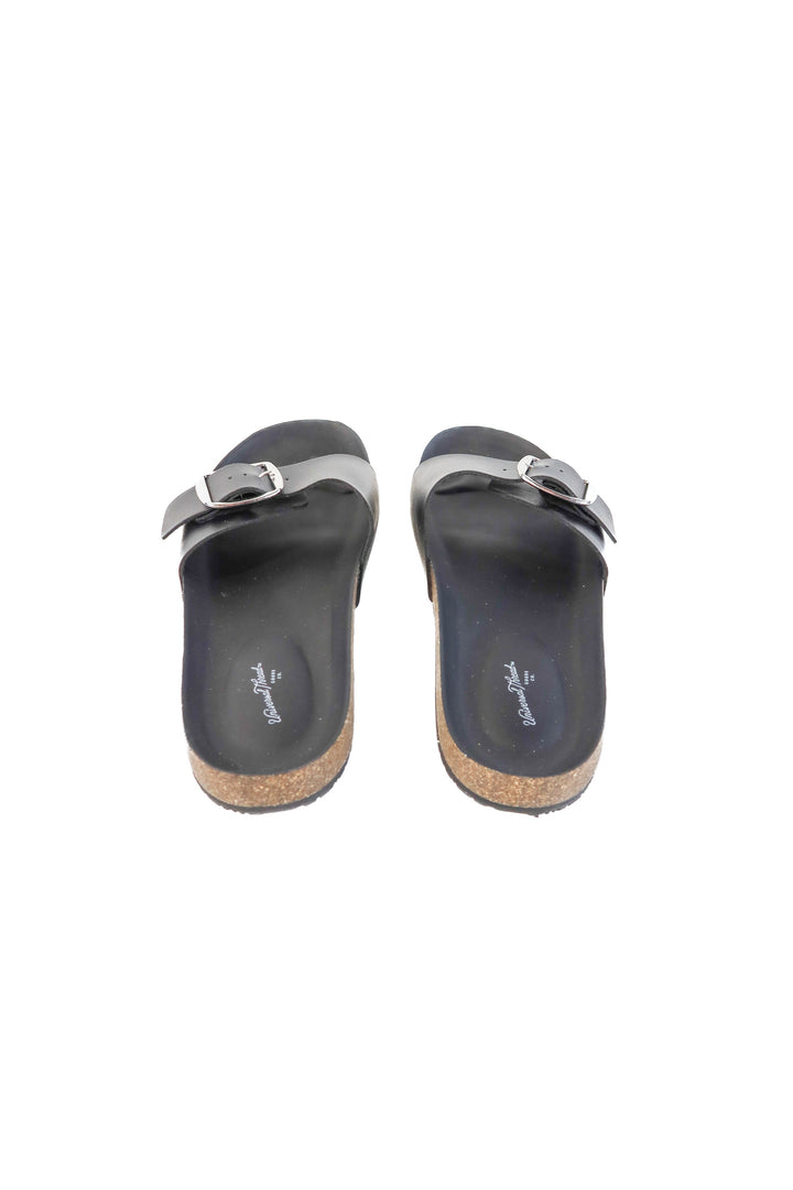 Universal threads black sandals (10)