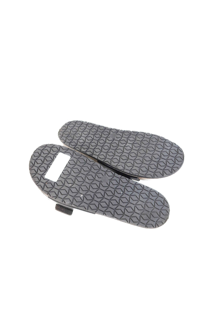 Universal threads black sandals (10)