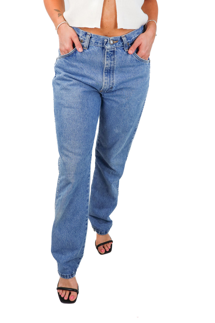 wrangler light wash straight leg jeans (M; retail $49.99)
