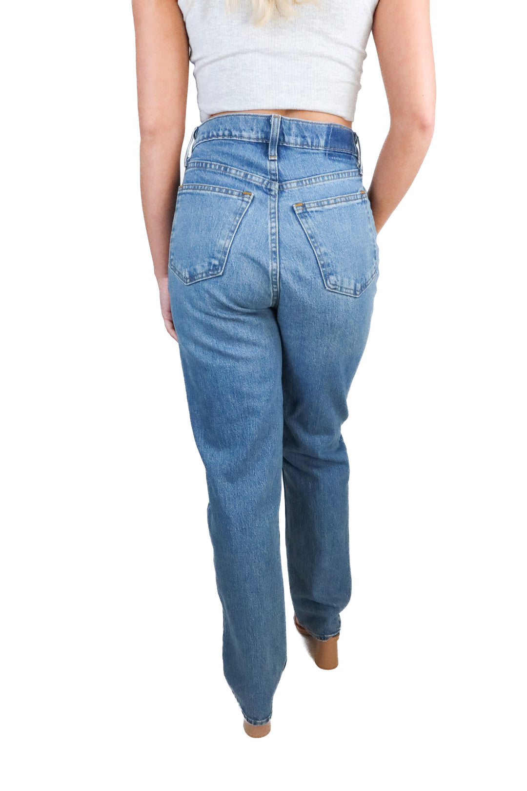abercrombie  curve love straight leg utra high rise jeans (27/4r; retail $90)
