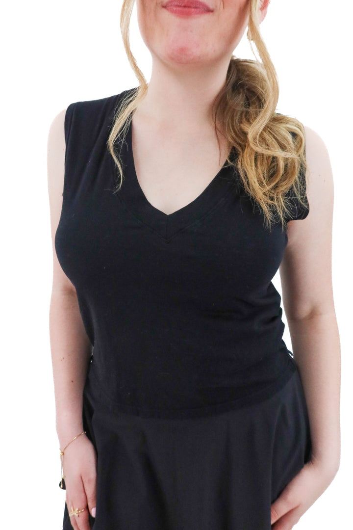 perfect white tee black v neck tank (s)