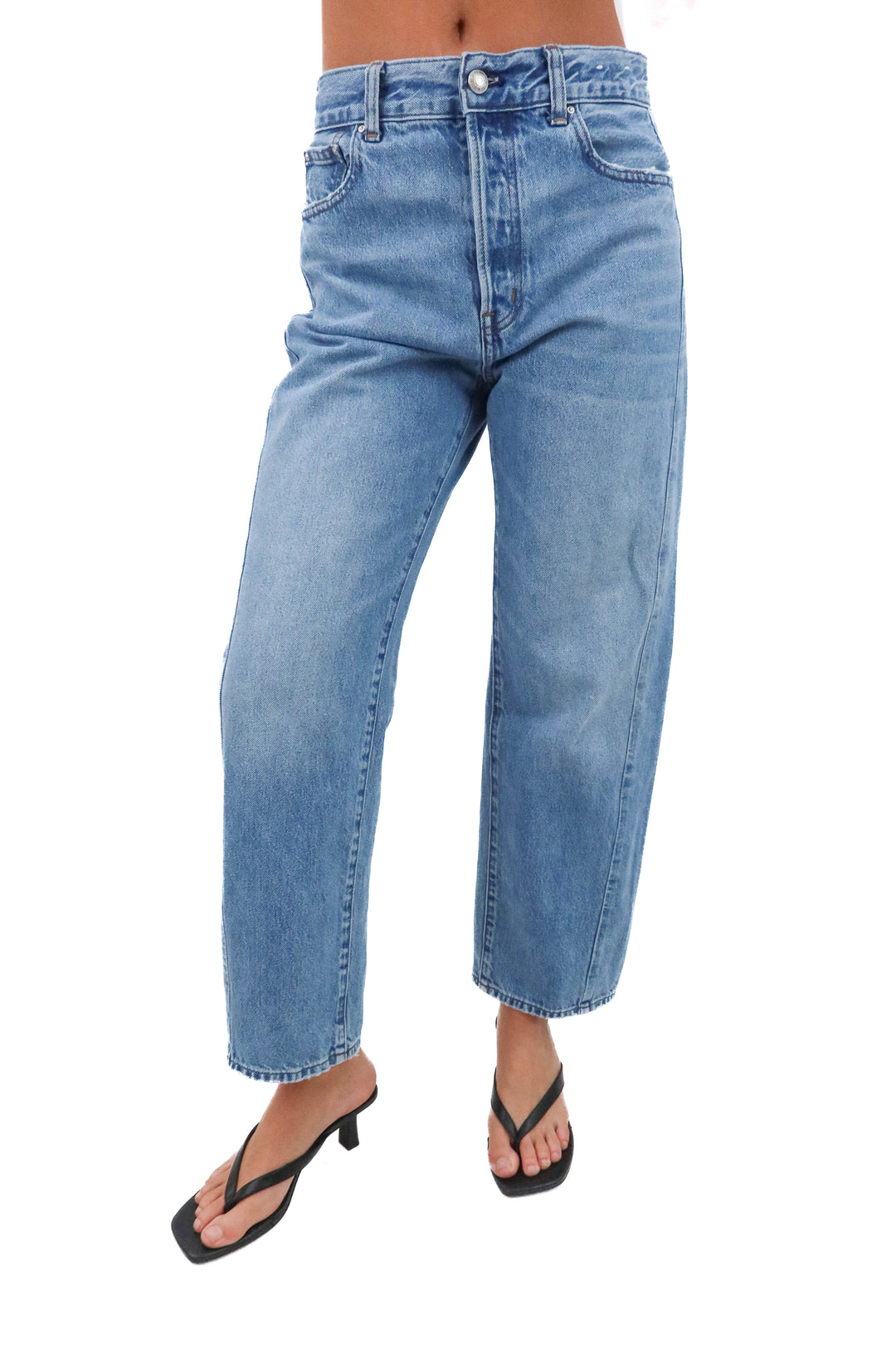 madewell pieced barrel leg jean (26; retail $128)