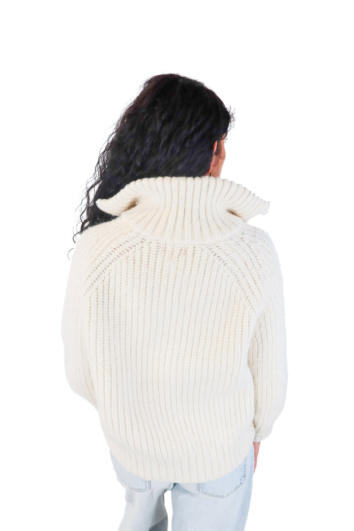 h&m white knit quarter zip (L)