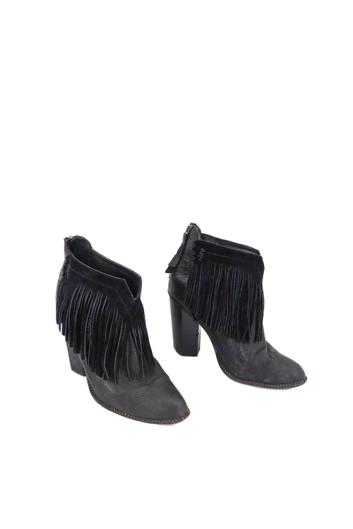 cynthia vincent black fringe booties (8.5)
