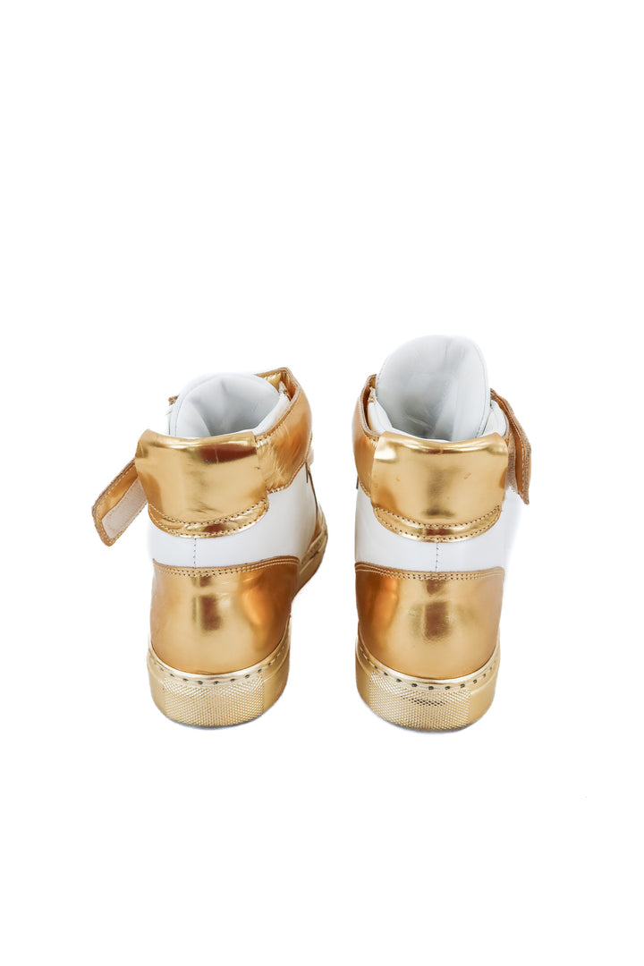 fk normal white/gold sneakers (8.5)