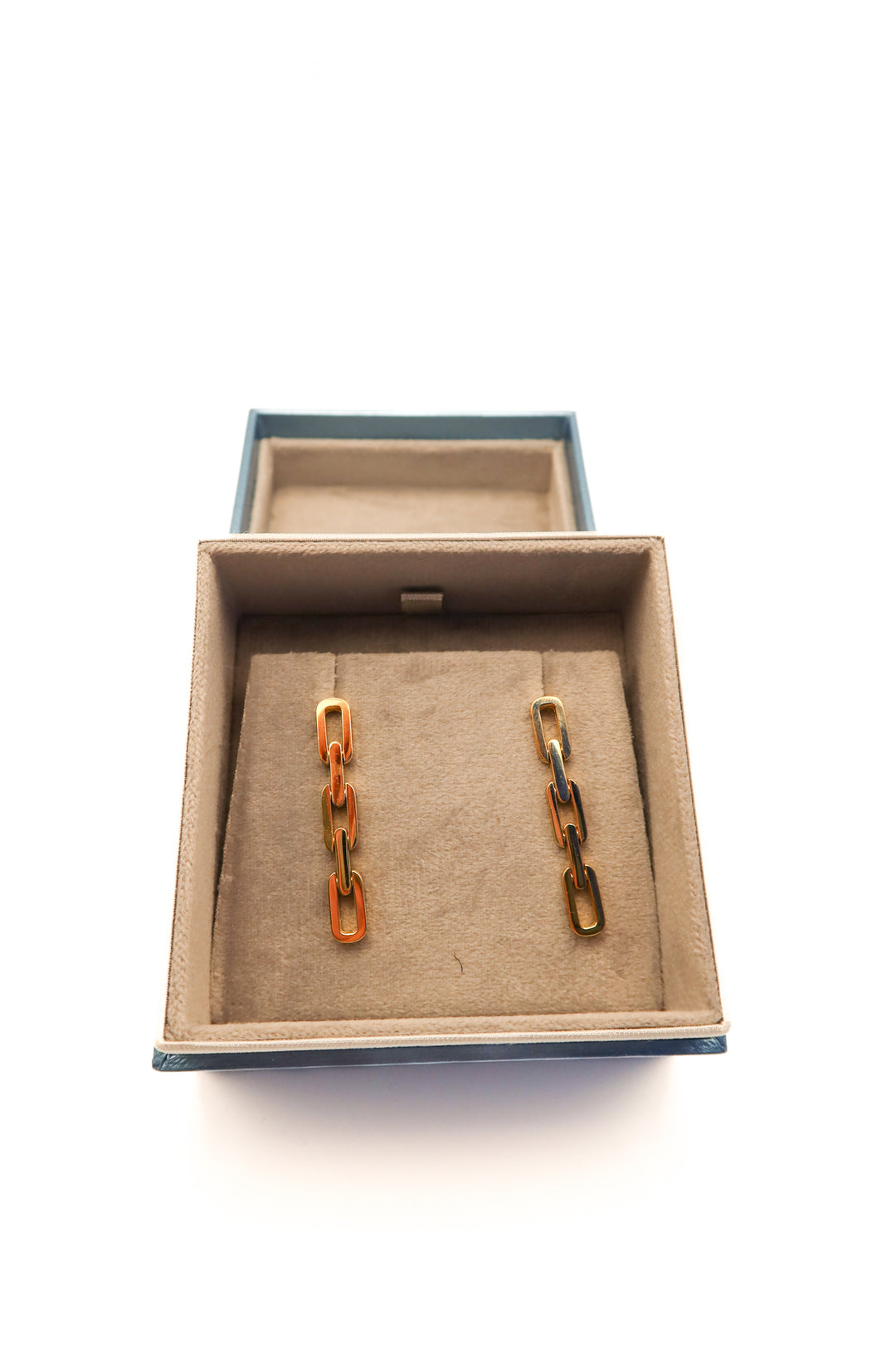 Diamond cellar gold chain link earrings NWOT