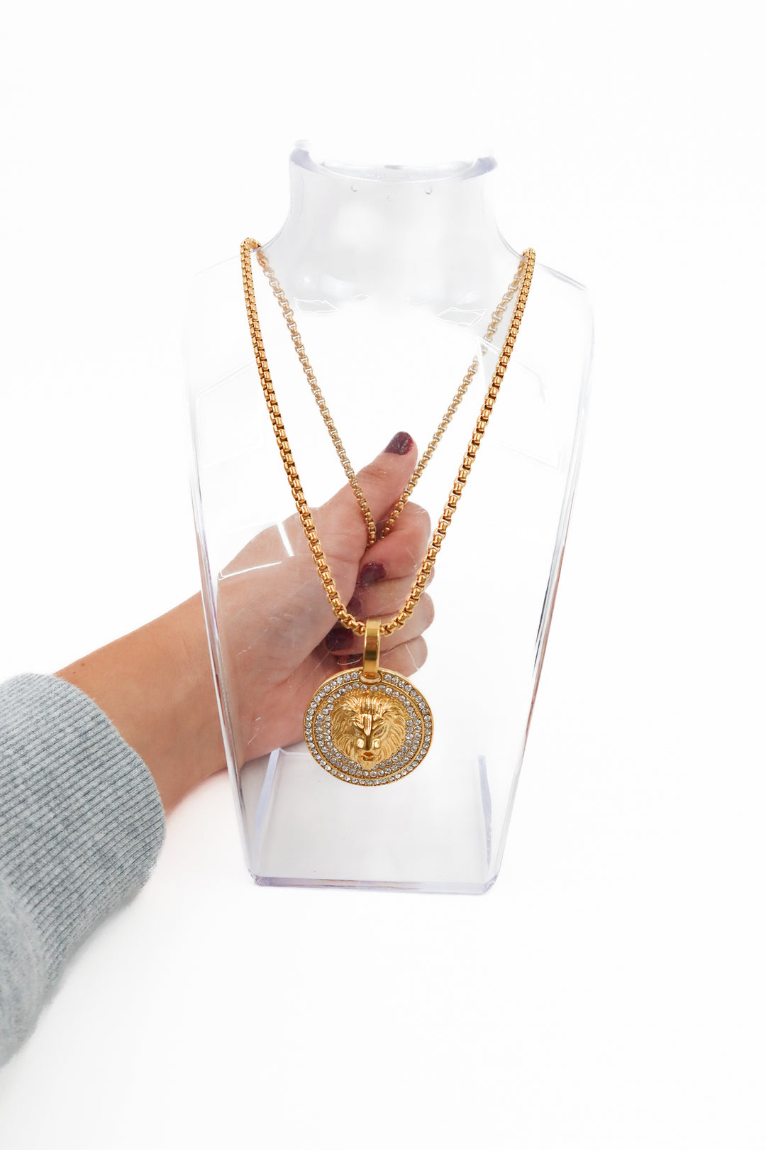 gold/crystal lion long necklace