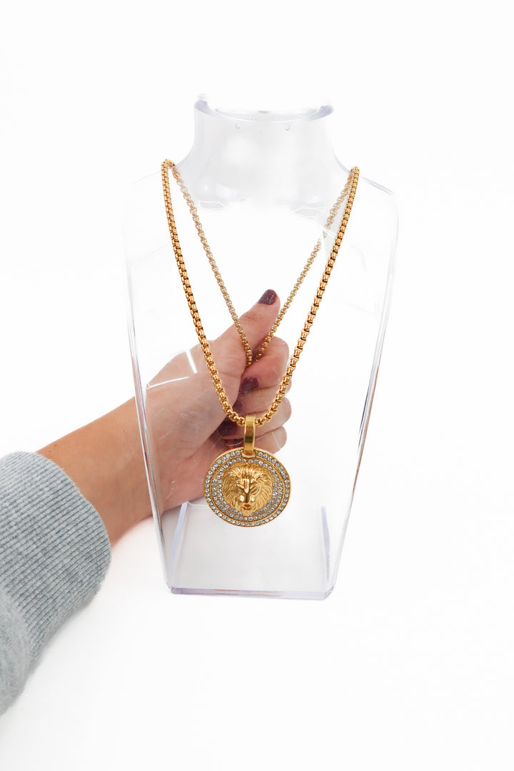 gold/crystal lion long necklace