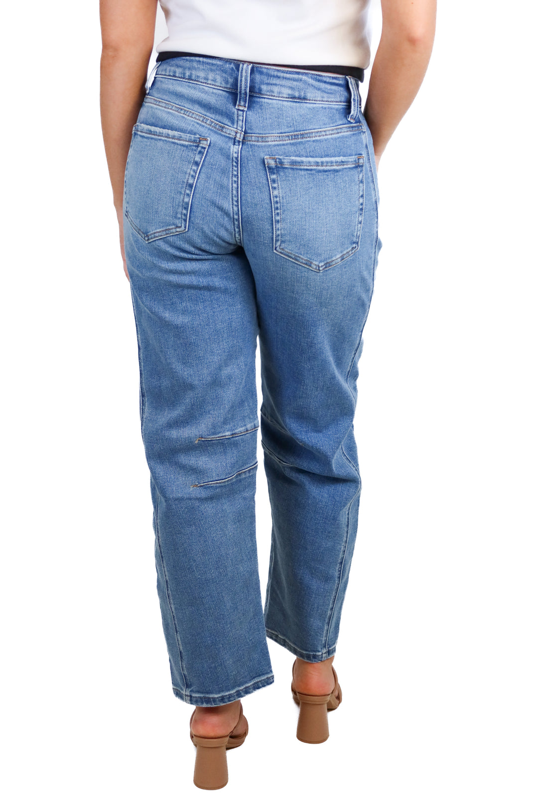 Vici Medium Wash Barrel Leg NWT (25; retail $68)